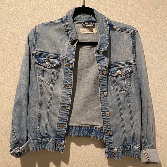 Women’s Jean Jacket - Picture 1 of 2